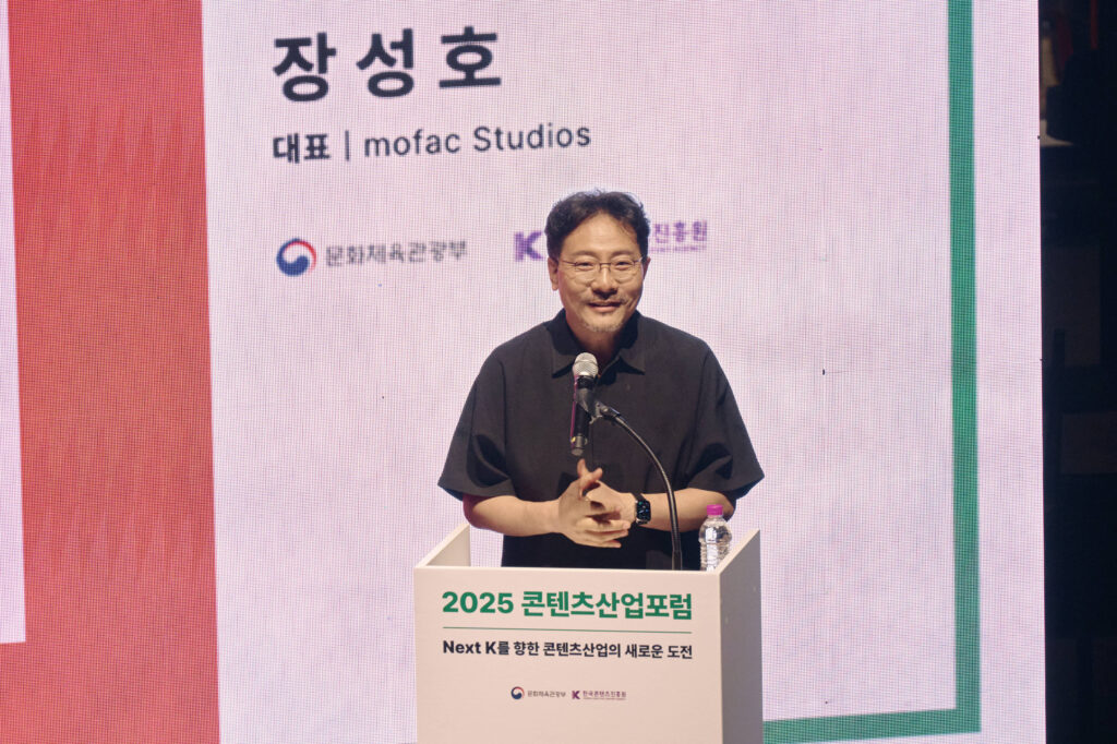 ‘키워드는 단번에 메인스트림에 진입하는 것입니다. 여러 단계를 걸쳐 인맥을 소개받을 때 실패했던 사례를 반면교사 삼았죠.’